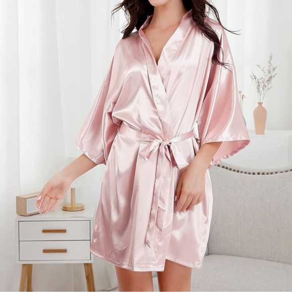 Maid of Honor Robe Baby Pink with Gold Writing on the Back - Bridesmaid Bridal - Picture 4 of 4